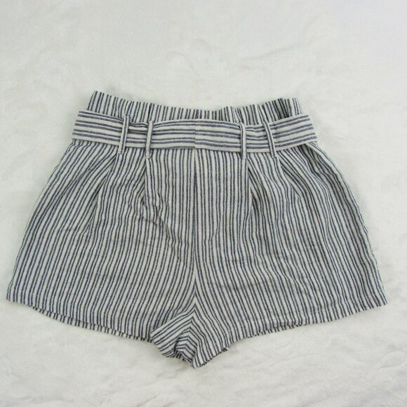 A. Calin Pinstripe Women's Shorts Size M - Picture 4 of 11